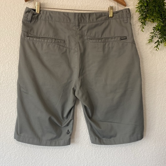 Volcom Men’s Shorts - Picture 4 of 9